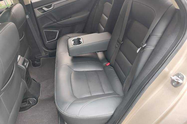 Used Geely Auto Emgrand GL 2018 1.4T Manual Elite Smart Connectivity Version Left Rear Seat