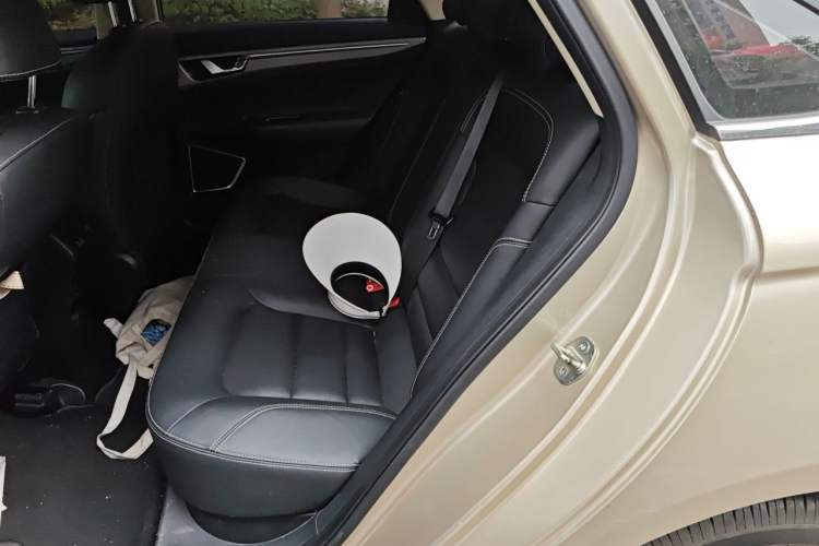 Used Geely Auto Emgrand GL 2018 1.8L DCT Elite Smart Connectivity Version Left Rear Seat