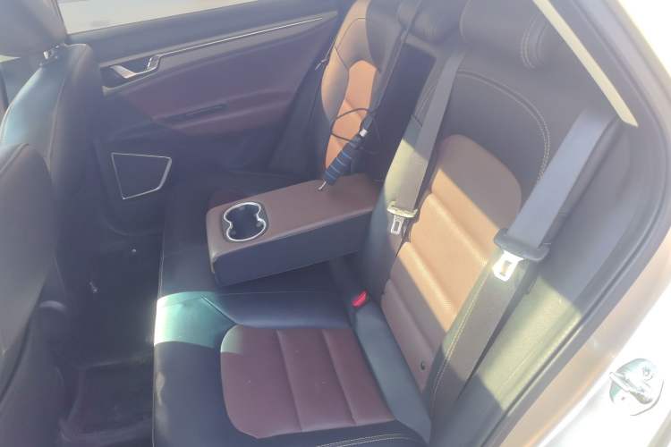 Used Geely Auto Emgrand GL 2018 1.4T DCT Prestige Smart Connectivity Version Left Rear Seat