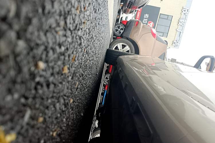 Used Geely Auto Emgrand GL 2018 1.4T DCT Elite Smart Connectivity Version Left Side Sill