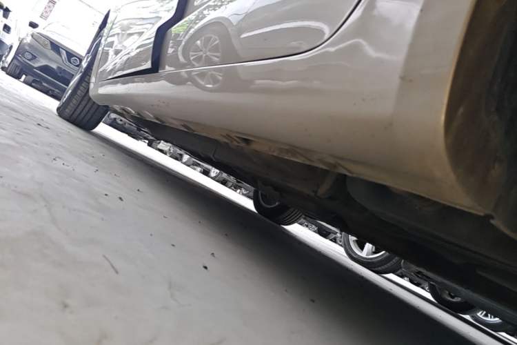 Used Geely Auto Emgrand GL 2018 1.4T DCT Elite Smart Connectivity Version Left Side Sill