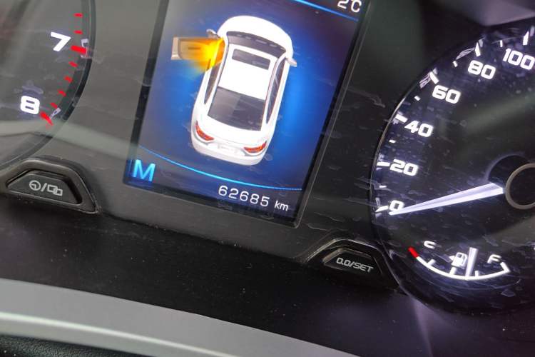 Used Geely Auto Emgrand GL 2018 1.4T Manual Elite Smart Connectivity Version Odometer Close Up