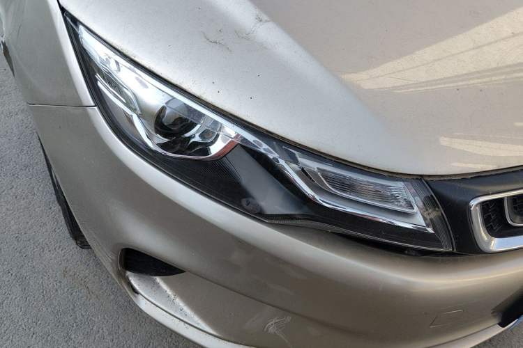 Used Geely Auto Emgrand GL 2018 1.4T DCT Elite Smart Connectivity Version Right Front Headlight