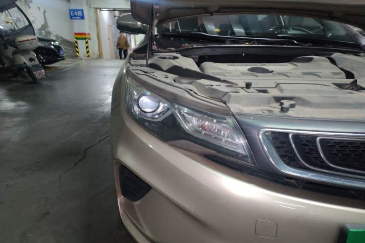 Used Geely Auto Emgrand GL 2018 1.8L DCT Elite Smart Connectivity Version Right Front Headlight
