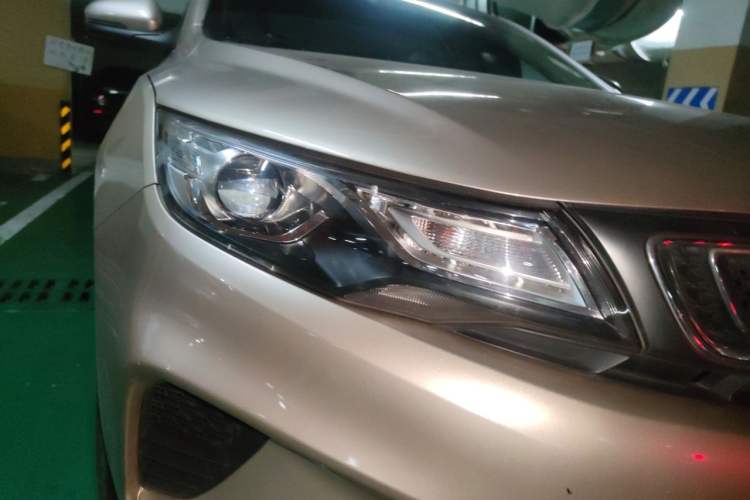Used Geely Auto Emgrand GL 2018 1.8L DCT Elite Smart Connectivity Version Right Front Headlight