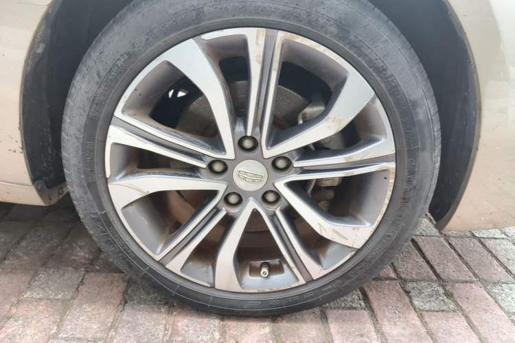 Used Geely Auto Emgrand GL 2018 1.4T DCT Prestige Smart Connectivity Version Right Front Wheel Hub