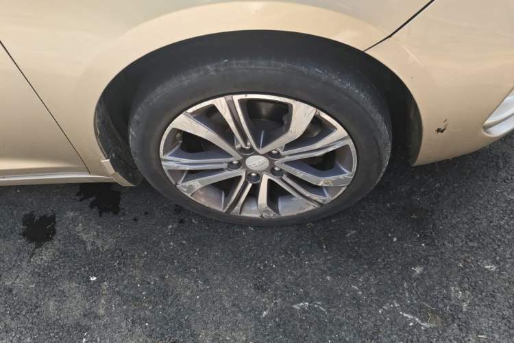 Used Geely Auto Emgrand GL 2018 1.4T DCT Prestige Smart Connectivity Version Right Front Wheel Hub