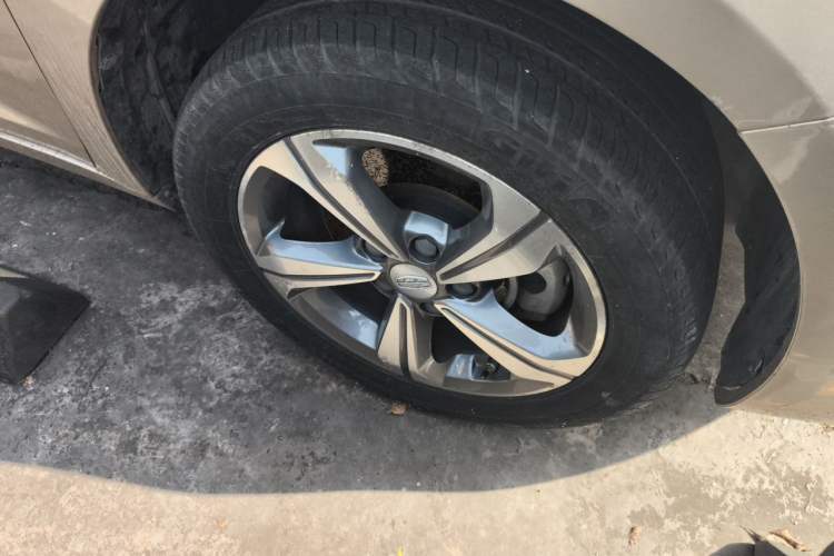 Used Geely Auto Emgrand GL 2018 1.8L DCT Elite Smart Connectivity Version Right Front Wheel Hub