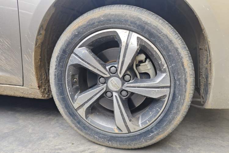 Used Geely Auto Emgrand GL 2018 1.8L DCT Elite Smart Connectivity Version Right Front Wheel Hub