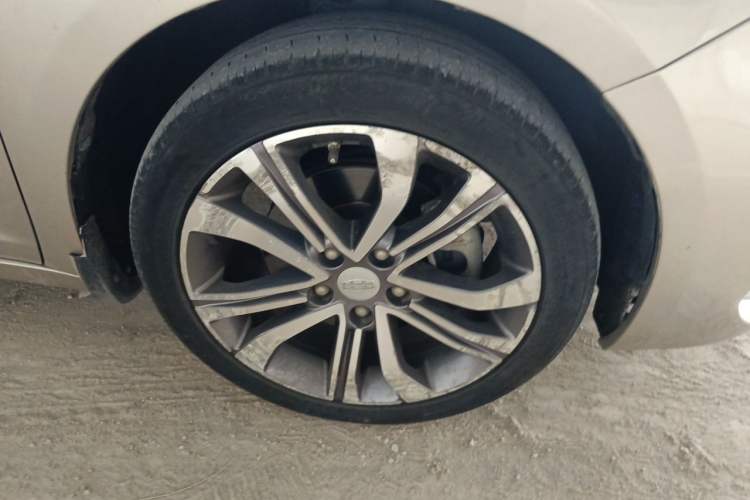 Used Geely Auto Emgrand GL 2018 1.4T DCT Flagship Edition Right Front Wheel Hub