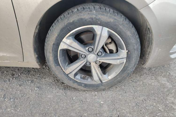 Used Geely Auto Emgrand GL 2018 1.8L Manual Elite Smart Connectivity Version Right Front Wheel Hub
