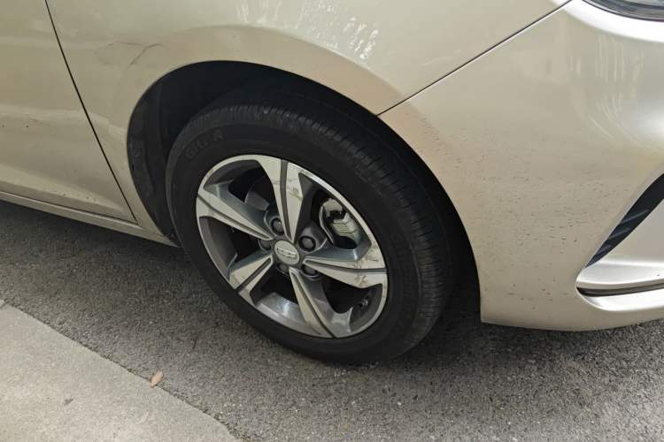 Used Geely Auto Emgrand GL 2018 1.8L DCT Elite Smart Connectivity Version Right Front Wheel Hub