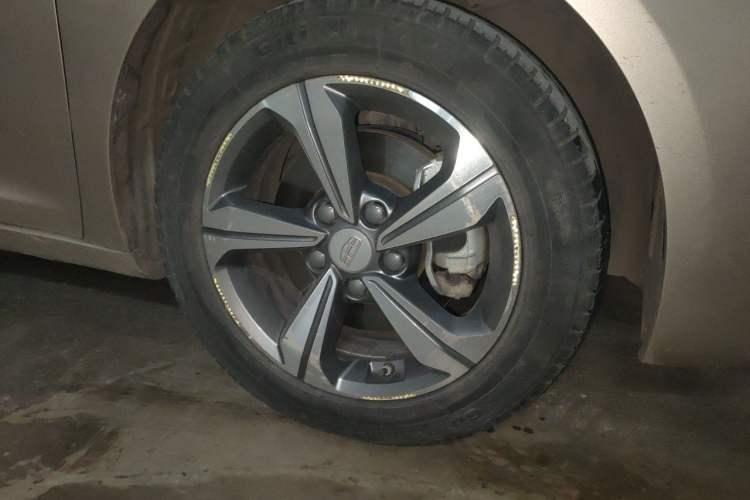 Used Geely Auto Emgrand GL 2018 1.4T DCT Elite Smart Connectivity Version Right Front Wheel Hub