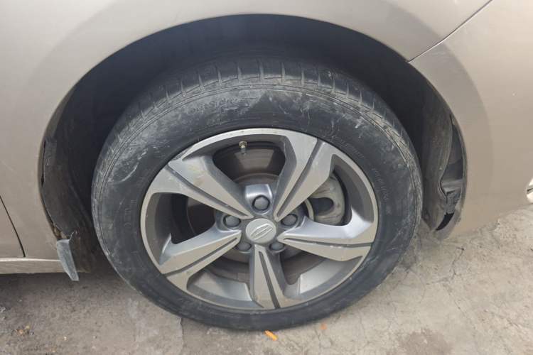 Used Geely Auto Emgrand GL 2018 1.4T DCT Elite Smart Connectivity Version Right Front Wheel Hub