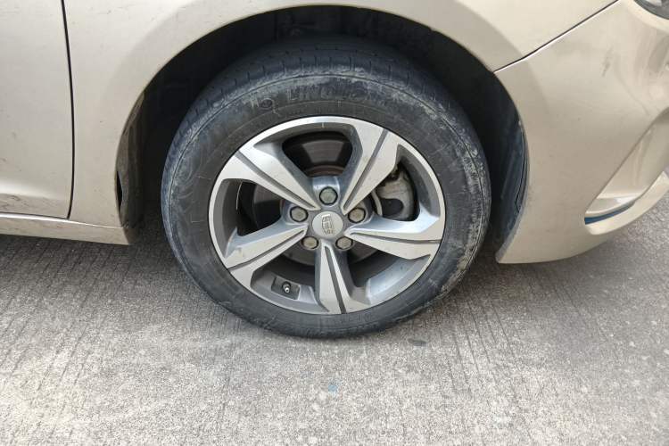Used Geely Auto Emgrand GL 2018 1.8L DCT Elite Smart Connectivity Version Right Front Wheel Hub