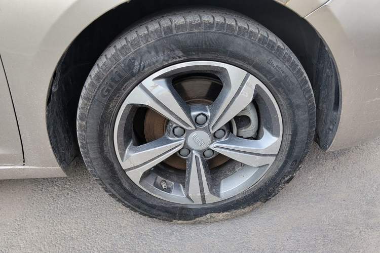 Used Geely Auto Emgrand GL 2018 1.4T DCT Elite Smart Connectivity Version Right Front Wheel Hub