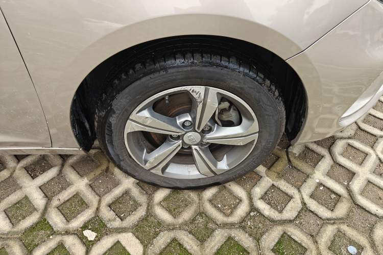 Used Geely Auto Emgrand GL 2018 1.4T DCT Elite Smart Connectivity Version Right Front Wheel Hub