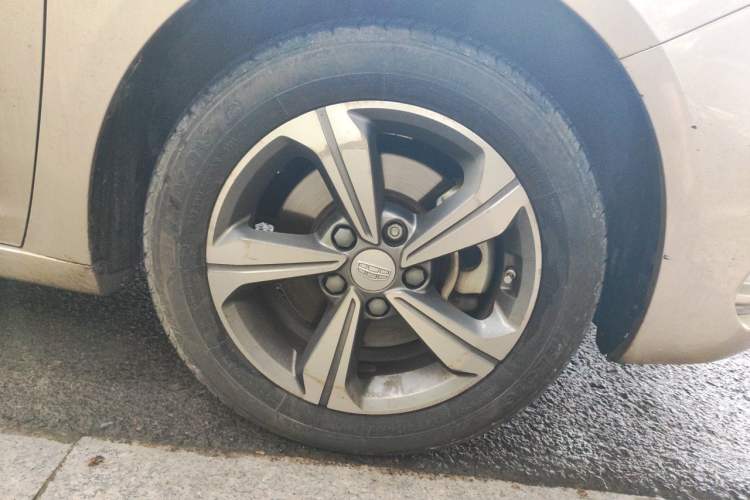 Used Geely Auto Emgrand GL 2018 1.4T DCT Elite Smart Connectivity Version Right Front Wheel Hub