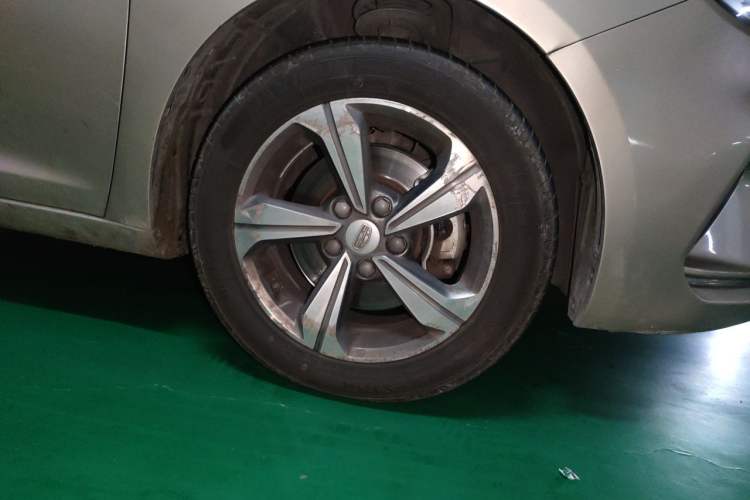 Used Geely Auto Emgrand GL 2018 1.8L DCT Elite Smart Connectivity Version Right Front Wheel Hub