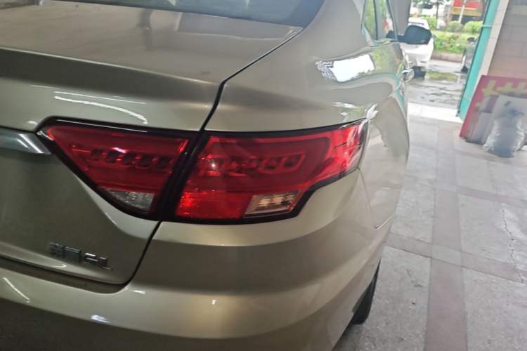 Used Geely Auto Emgrand GL 2018 1.8L DCT Elite Smart Connectivity Version Right Rear Taillight