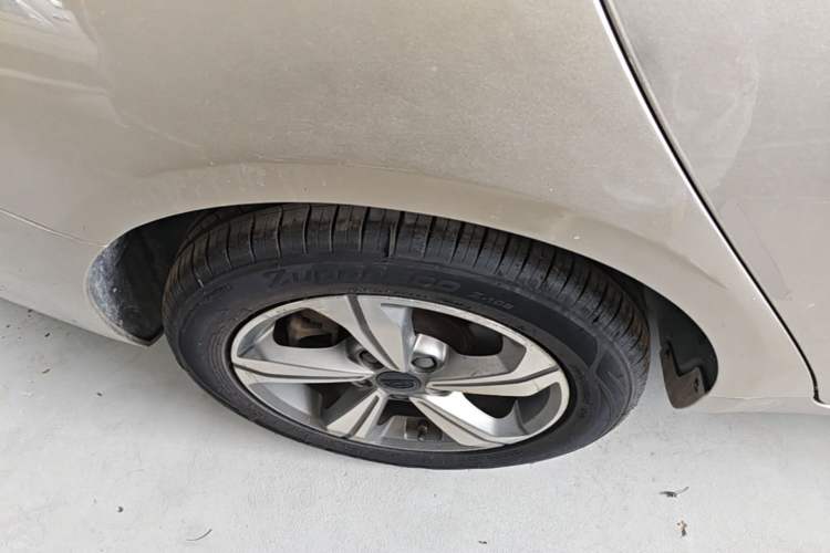 Used Geely Auto Emgrand GL 2018 1.4T DCT Elite Smart Connectivity Version Right Rear Wheel Hub