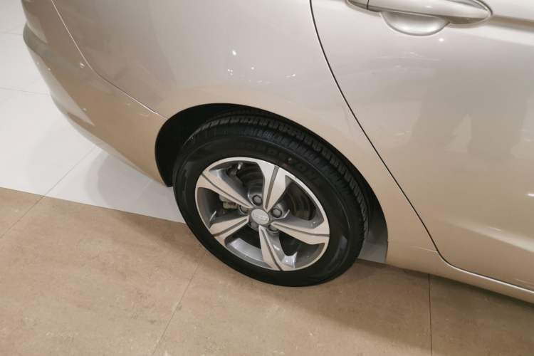 Used Geely Auto Emgrand GL 2018 1.4T DCT Elite Smart Connectivity Version Right Rear Wheel Hub