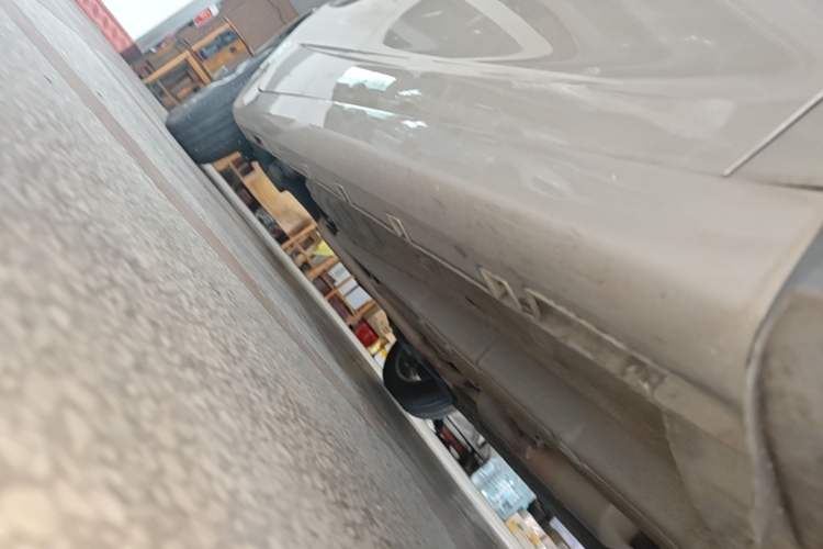 Used Geely Auto Emgrand GL 2018 1.8L DCT Elite Smart Connectivity Version Right Side Sill