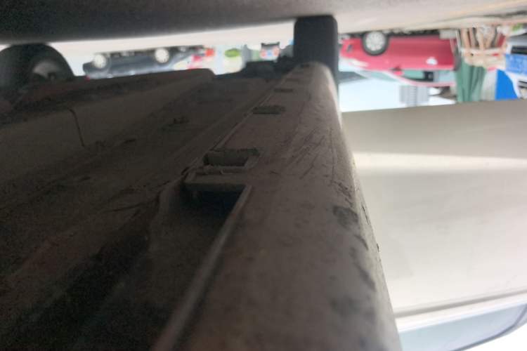 Used Geely Auto Emgrand GL 2018 1.8L Manual Elite Smart Connectivity Version Right Side Sill