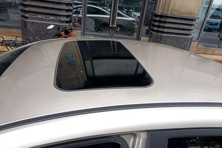 Used Geely Auto Emgrand GL 2018 1.8L Manual Elite Smart Connectivity Version Roof