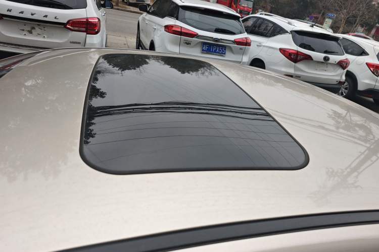 Used Geely Auto Emgrand GL 2018 1.8L Manual Elite Smart Connectivity Version Roof