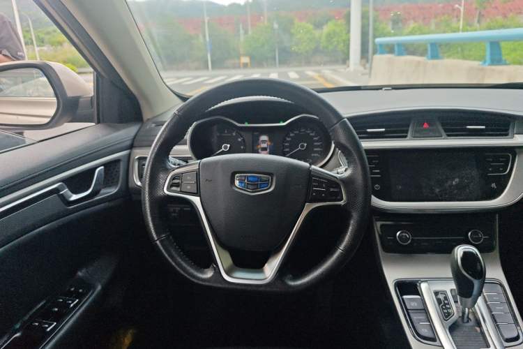 Used Geely Auto Emgrand GL 2018 1.8L DCT Elite Smart Connectivity Version Steering Wheel