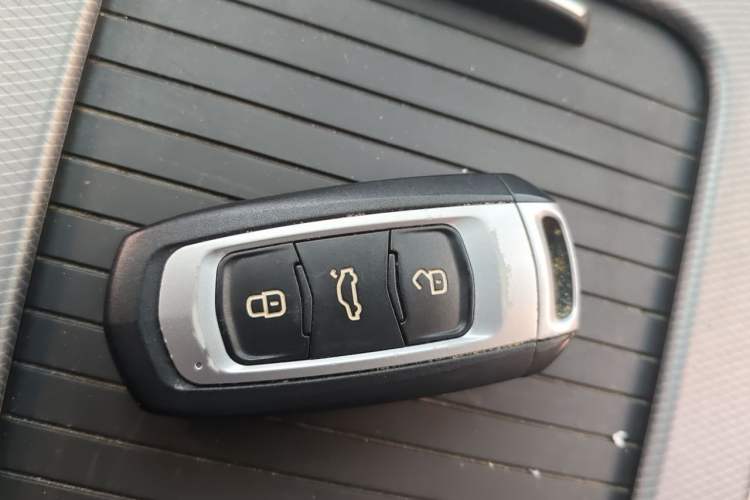 Used Geely Auto Emgrand GL 2018 1.4T DCT Prestige Smart Connectivity Version Vehicle Key