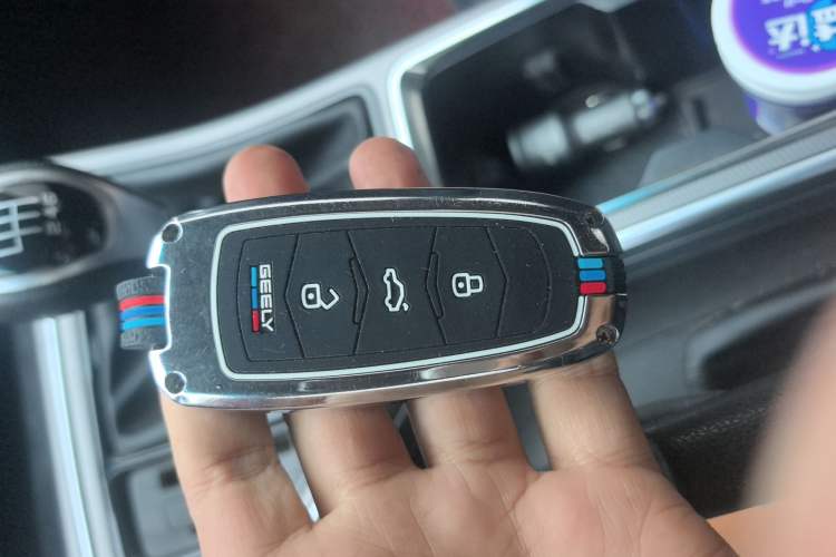 Used Geely Auto Emgrand GL 2018 1.8L Manual Elite Smart Connectivity Version Vehicle Key