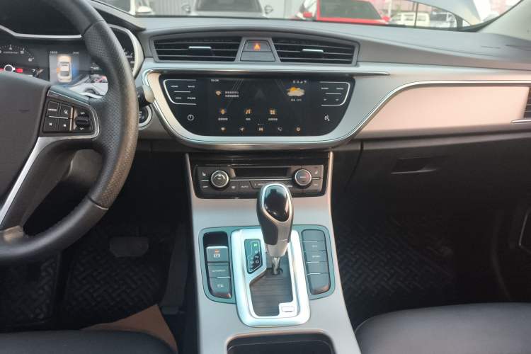 Used Geely Auto Emgrand GL 2018 1.4T DCT Prestige Smart Connectivity Version Audio And AC Panel