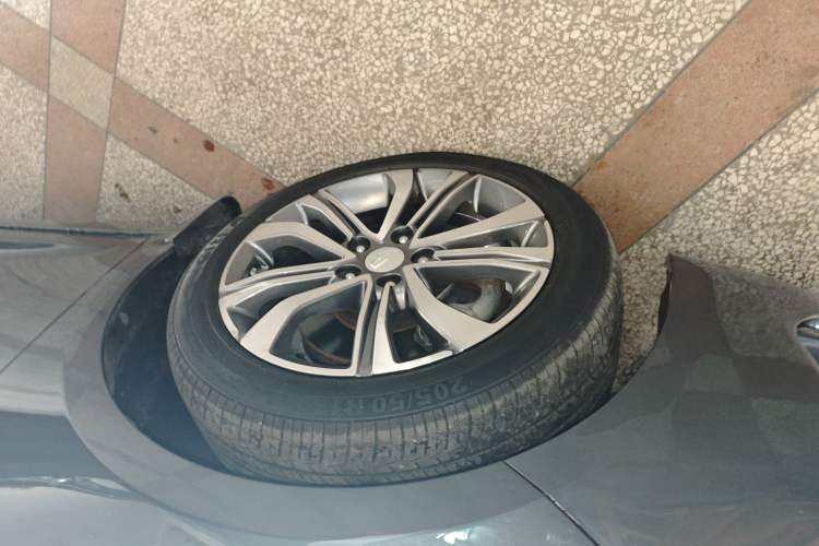 Used Geely Auto Emgrand GL 2018 1.4T DCT Prestige Smart Connectivity Version Exterior 2