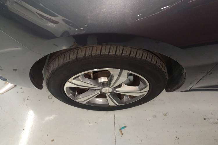 Used Geely Auto Emgrand GL 2018 1.8L DCT Elite Smart Connectivity Version Exterior 3