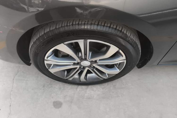 Used Geely Auto Emgrand GL 2018 1.4T DCT Prestige Smart Connectivity Version Exterior 4