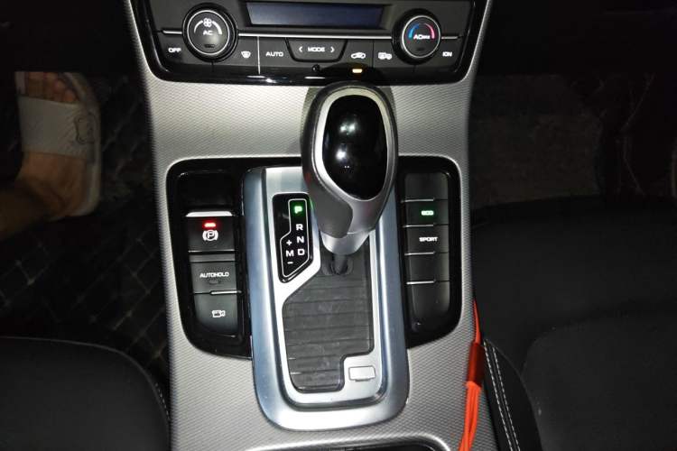 Used Geely Auto Emgrand GL 2018 1.4T DCT Elite Smart Connectivity Version Gear Lever