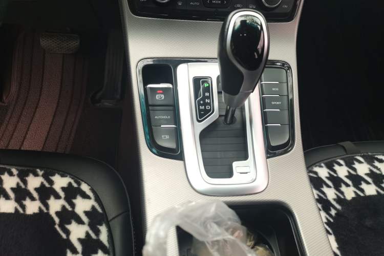 Used Geely Auto Emgrand GL 2018 1.4T DCT Elite Smart Connectivity Version Gear Lever