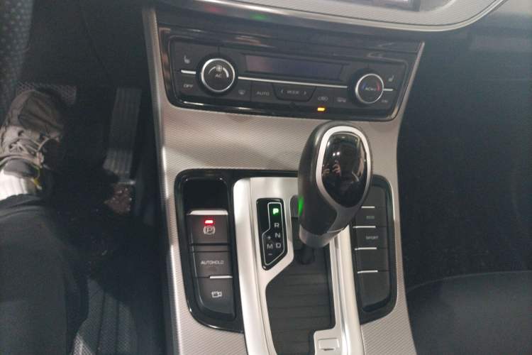 Used Geely Auto Emgrand GL 2018 1.4T DCT Prestige Smart Connectivity Version Gear Lever