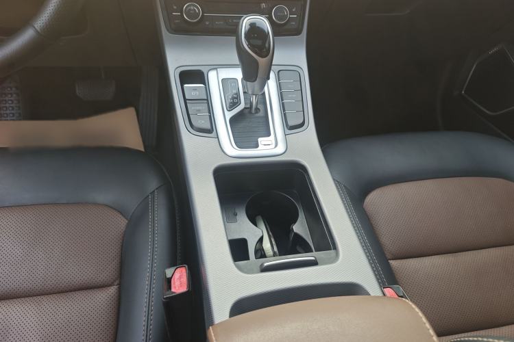 Used Geely Auto Emgrand GL 2018 1.4T DCT Prestige Smart Connectivity Version Gear Lever