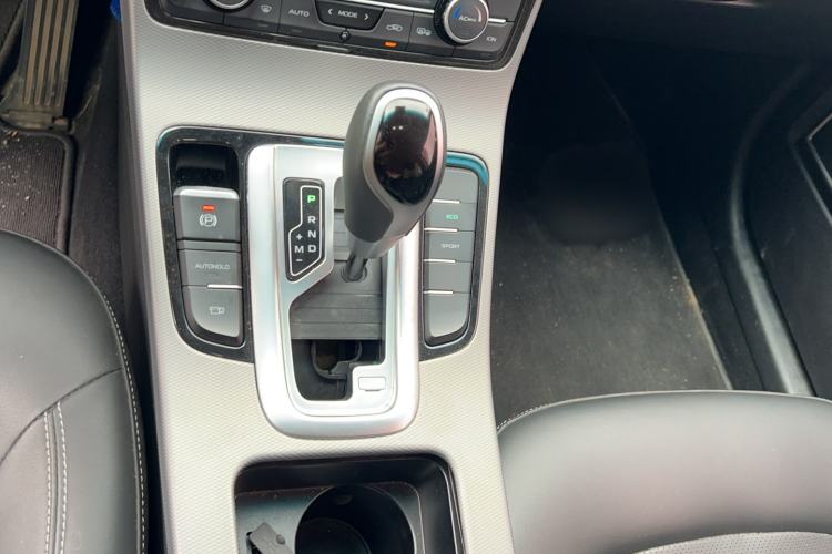 Used Geely Auto Emgrand GL 2018 1.4T DCT Elite Smart Connectivity Version Gear Lever