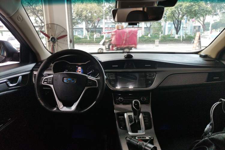 Used Geely Auto Emgrand GL 2018 1.4T DCT Prestige Smart Connectivity Version Interior 2