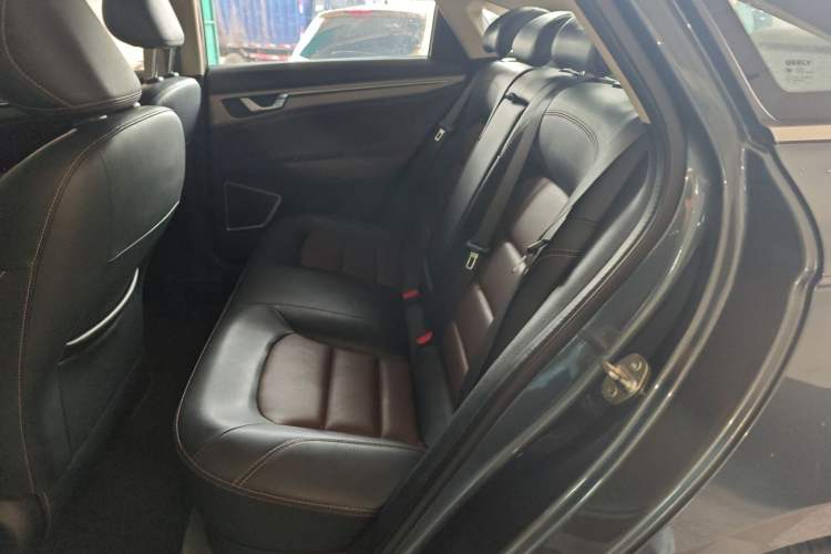 Used Geely Auto Emgrand GL 2018 1.4T DCT Prestige Smart Connectivity Version Interior 4