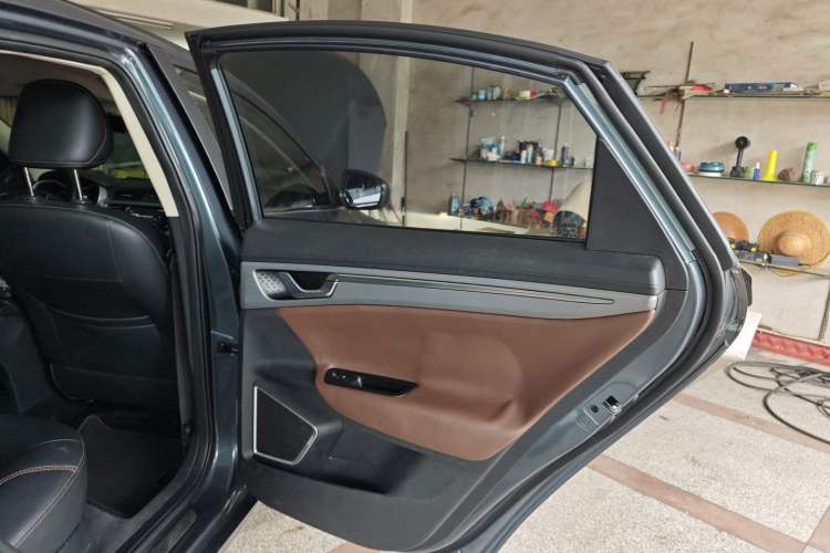 Used Geely Auto Emgrand GL 2018 1.4T DCT Prestige Smart Connectivity Version Interior 6