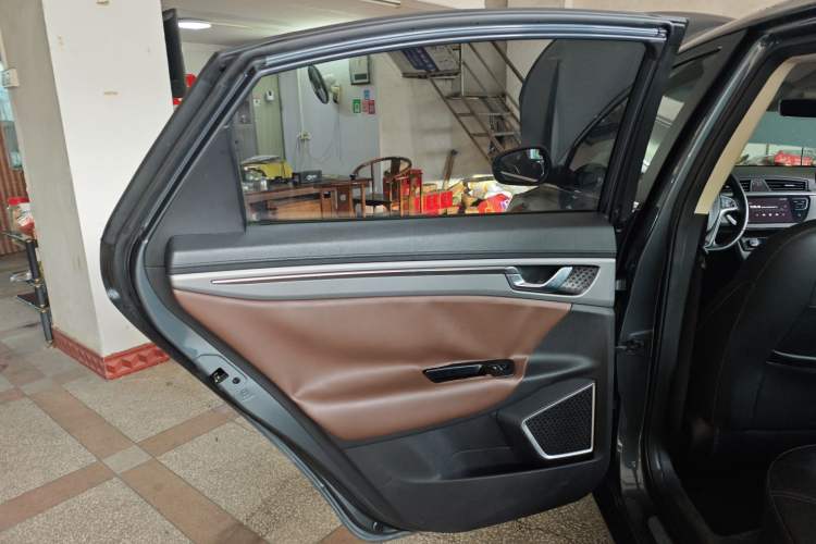 Used Geely Auto Emgrand GL 2018 1.4T DCT Prestige Smart Connectivity Version Interior 8