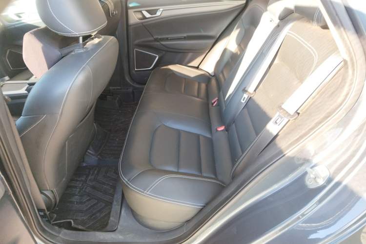 Used Geely Auto Emgrand GL 2018 1.8L DCT Elite Smart Connectivity Version Left Rear Seat
