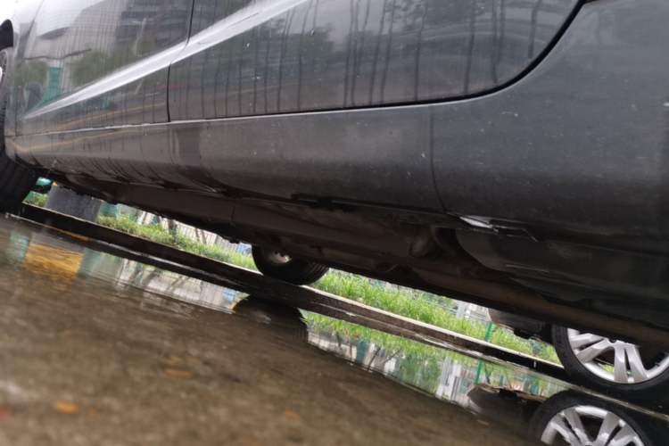 Used Geely Auto Emgrand GL 2018 1.8L Manual Elite Smart Connectivity Version Left Side Sill