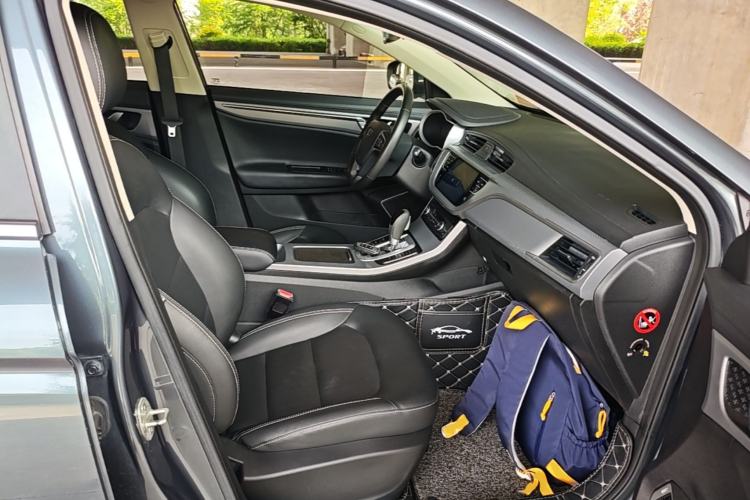 Used Geely Auto Emgrand GL 2018 1.8L DCT Elite Smart Connectivity Version Right Front Seat
