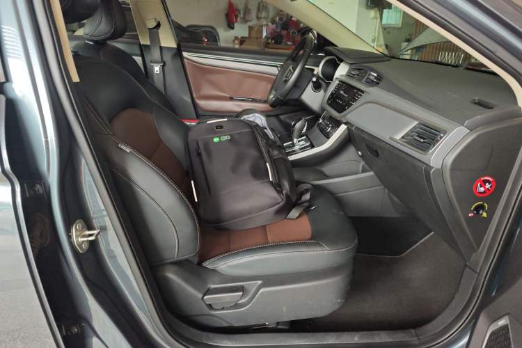 Used Geely Auto Emgrand GL 2018 1.4T DCT Prestige Smart Connectivity Version Right Front Seat